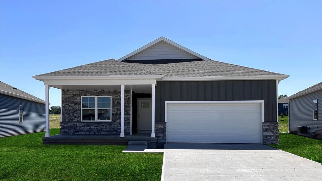 16808 Plum Drive, Urbandale, IA 50322