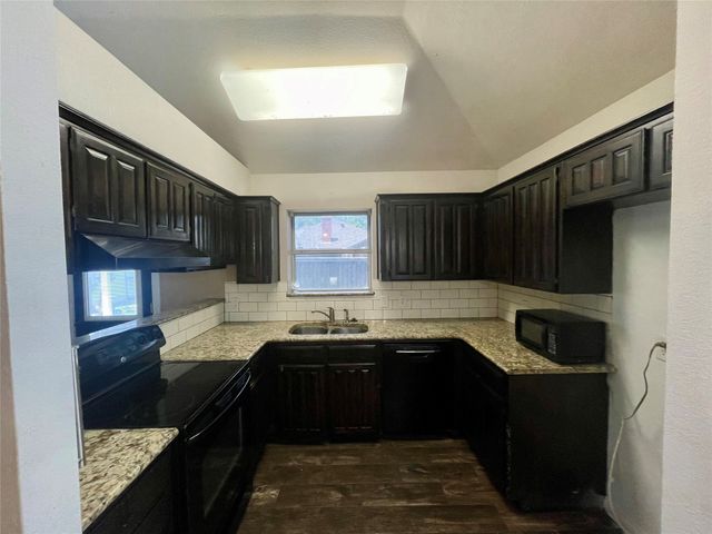 625 Main Street, Roanoke, TX 76262