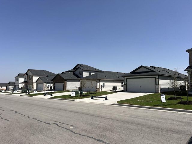 221 Old Stagecoach RD, Jarrell, TX 76537