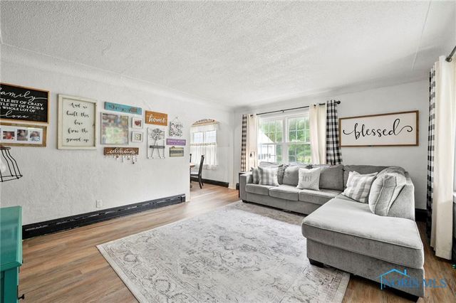 3725 Eber Road, Monclova, OH 43542