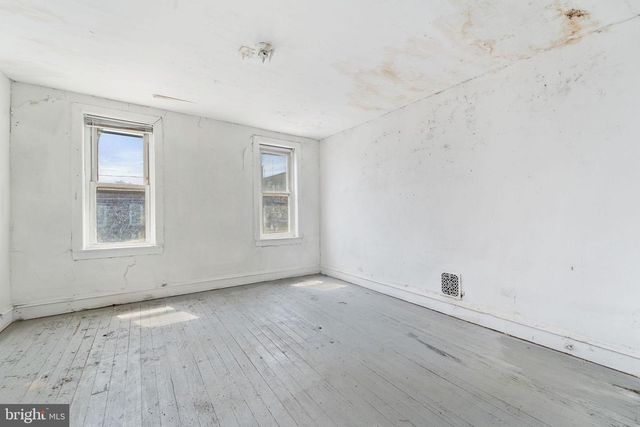 916 S 8TH STREET, Camden, NJ 08102