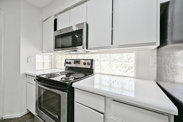 3065 N 67th Avenue Apt 227, Phoenix, AZ 85033