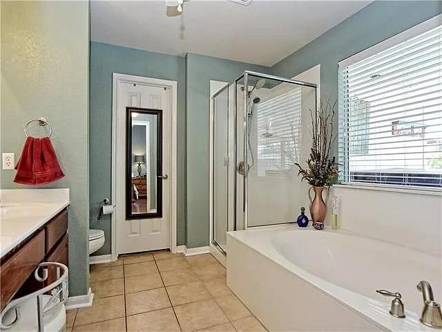 304 Trophy CT, Bastrop, TX 78602