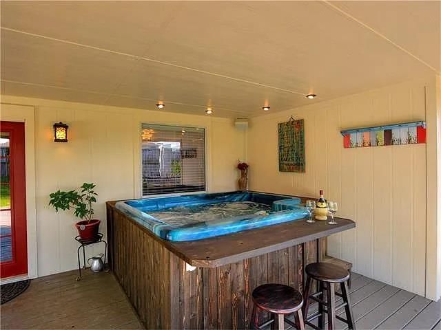 304 Trophy CT, Bastrop, TX 78602