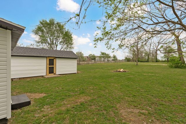 1850 N Weller Avenue, Springfield, MO 65803