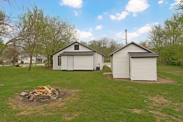 1850 N Weller Avenue, Springfield, MO 65803