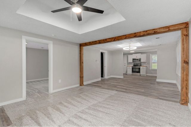 1850 N Weller Avenue, Springfield, MO 65803