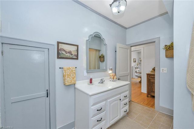 704 6Th Street, North Wilkesboro, NC 28659