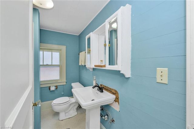 704 6Th Street, North Wilkesboro, NC 28659