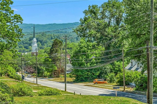704 6Th Street, North Wilkesboro, NC 28659