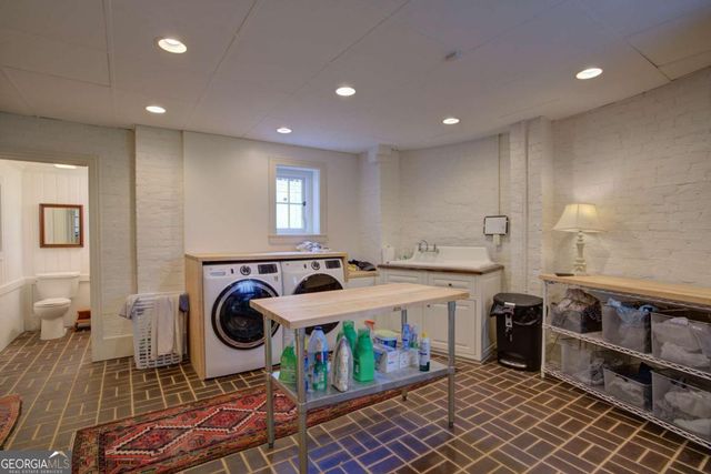 2 Virginia Circle SW, Rome, GA 30161