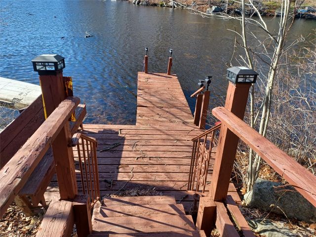 15 Spur Road, Putnam Valley, NY 10579