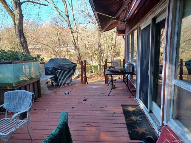 15 Spur Road, Putnam Valley, NY 10579