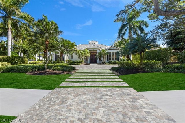 2250 Crayton RD, Naples, FL 34103