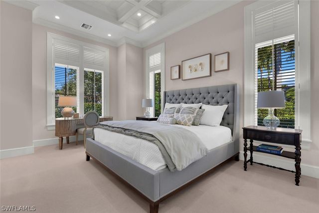 2250 Crayton RD, Naples, FL 34103