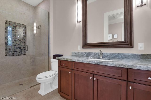 2250 Crayton RD, Naples, FL 34103