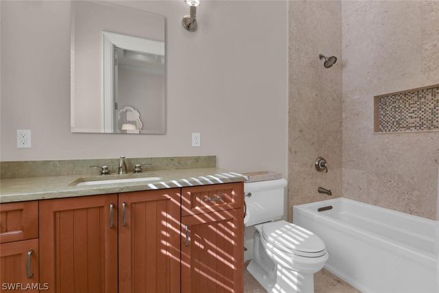 2250 Crayton RD, Naples, FL 34103