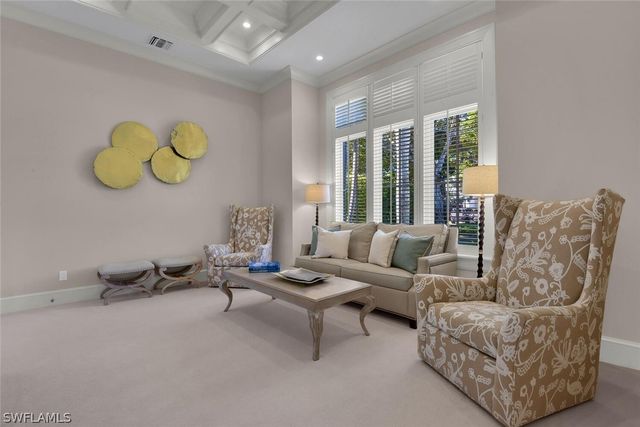 2250 Crayton RD, Naples, FL 34103