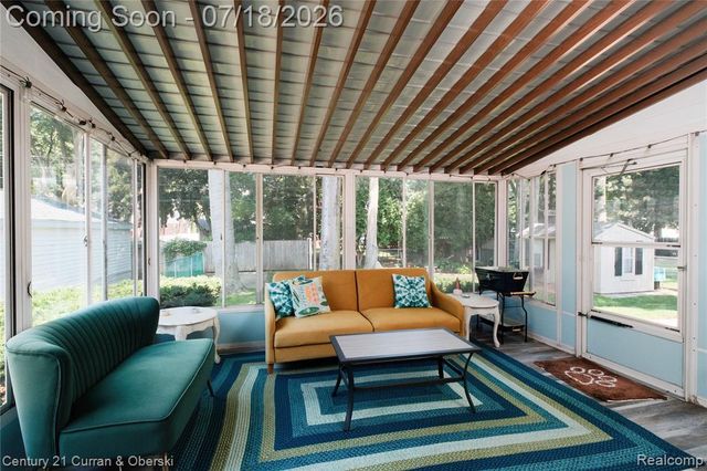 309 Amelia Avenue, Royal Oak, MI 48073