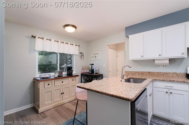 309 Amelia Avenue, Royal Oak, MI 48073