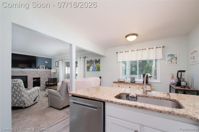 309 Amelia Avenue, Royal Oak, MI 48073