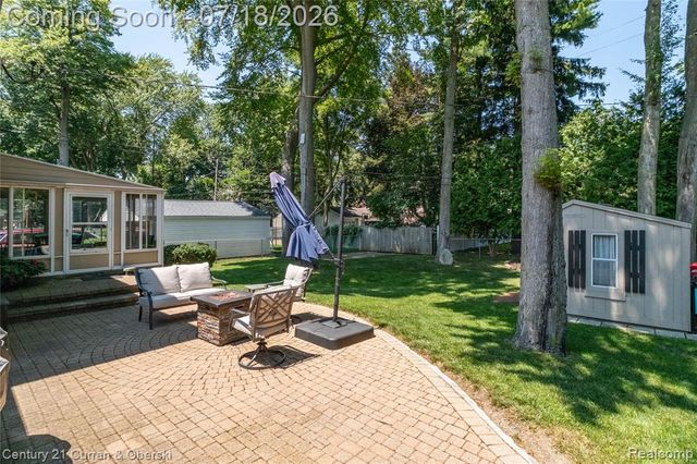 309 Amelia Avenue, Royal Oak, MI 48073