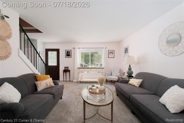 309 Amelia Avenue, Royal Oak, MI 48073