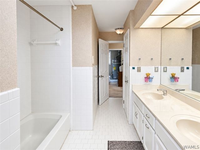 1911 Brandonwood, Tuscaloosa, AL 35406