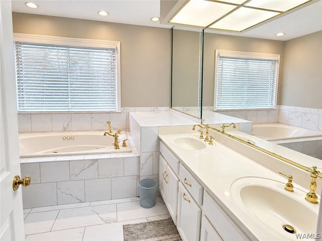 1911 Brandonwood, Tuscaloosa, AL 35406