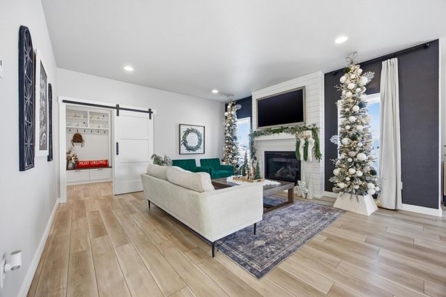 1610 5th Avenue NE, Dilworth, MN 56529