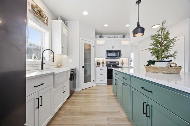 1610 5th Avenue NE, Dilworth, MN 56529