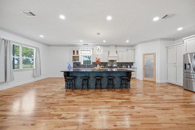 11234 N Loop Road, Brenham, TX 77833