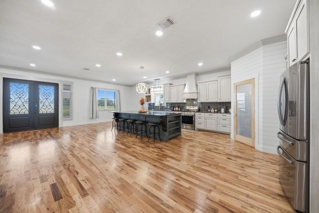 11234 N Loop Road, Brenham, TX 77833
