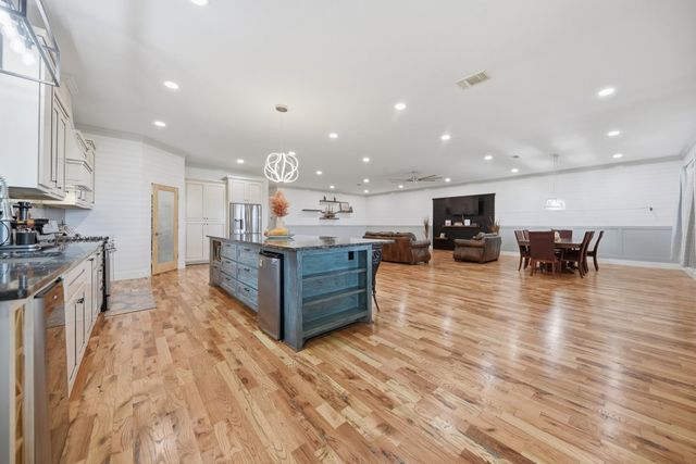 11234 N Loop Road, Brenham, TX 77833