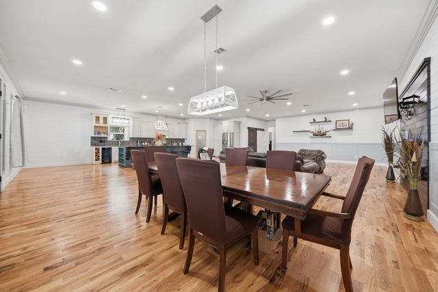 11234 N Loop Road, Brenham, TX 77833
