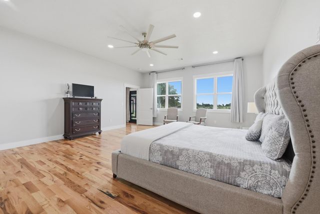 11234 N Loop Road, Brenham, TX 77833