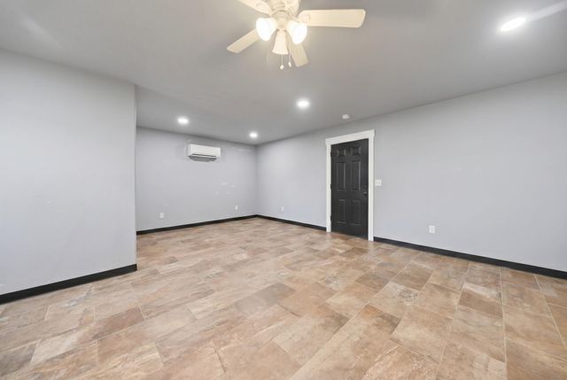 11234 N Loop Road, Brenham, TX 77833