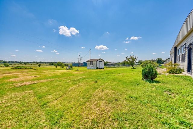 11234 N Loop Road, Brenham, TX 77833