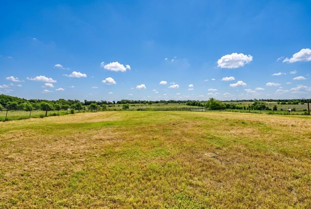 11234 N Loop Road, Brenham, TX 77833