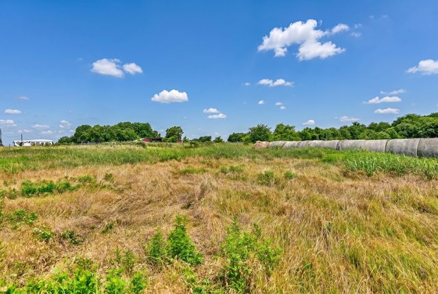 11234 N Loop Road, Brenham, TX 77833