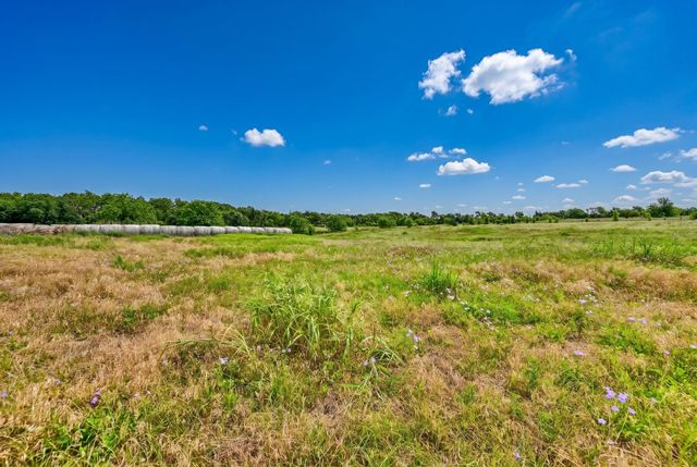 11234 N Loop Road, Brenham, TX 77833