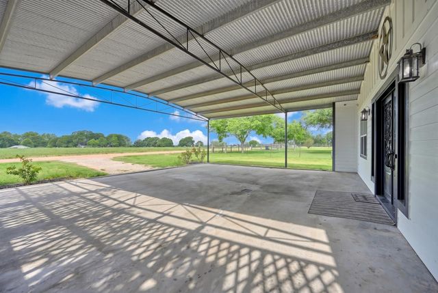 11234 N Loop Road, Brenham, TX 77833