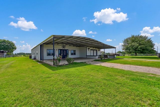 11234 N Loop Road, Brenham, TX 77833