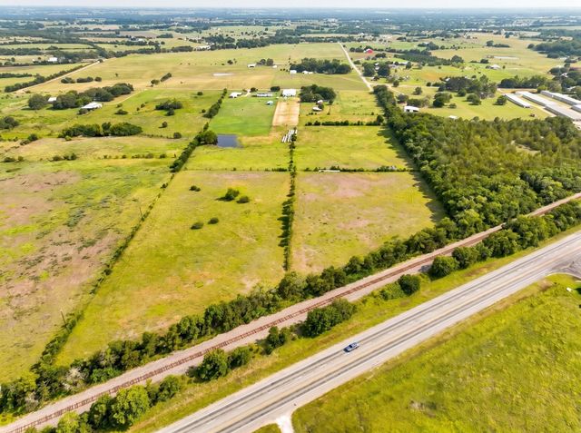 11234 N Loop Road, Brenham, TX 77833