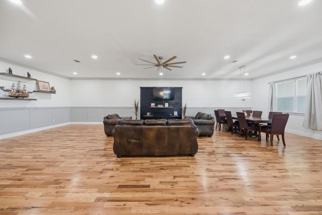 11234 N Loop Road, Brenham, TX 77833