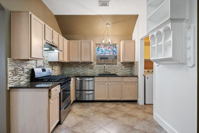 10847 Spruce Drive S, La Porte, TX 77571