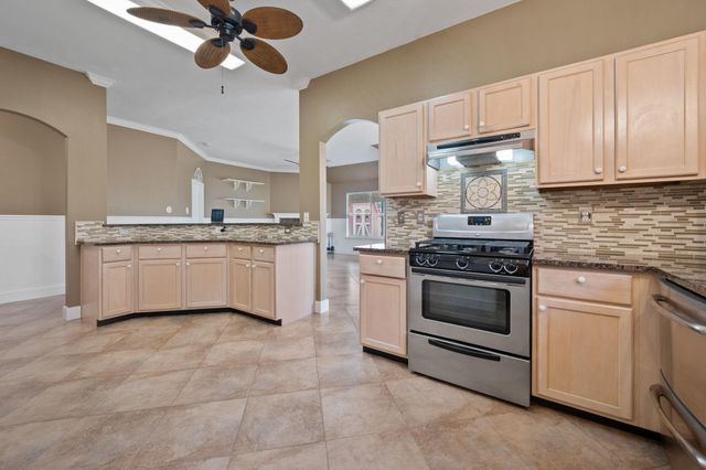 10847 Spruce Drive S, La Porte, TX 77571
