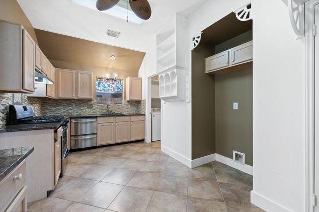 10847 Spruce Drive S, La Porte, TX 77571