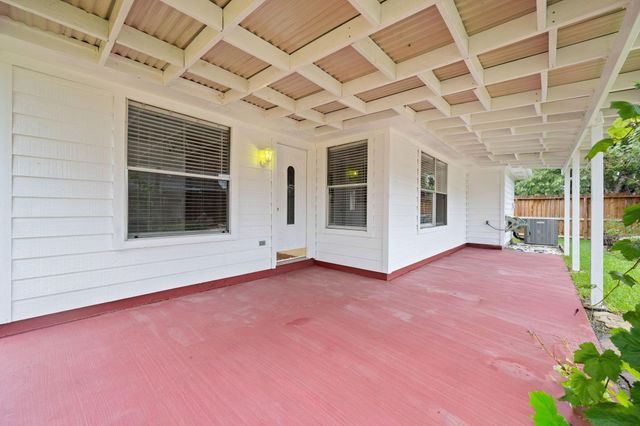 10847 Spruce Drive S, La Porte, TX 77571