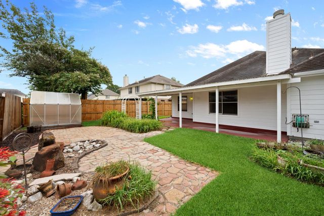 10847 Spruce Drive S, La Porte, TX 77571